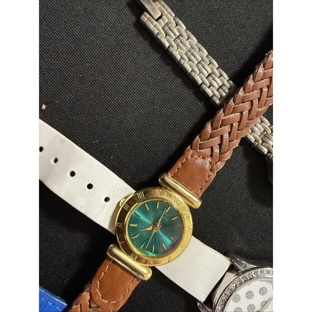 (A1) Bulk Lot Of 25 Watches Vintage And Modern Running On New Batteries!